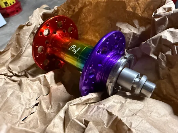 Phil rainbow anodized track hubs fixed 100/120 32h - Image 1