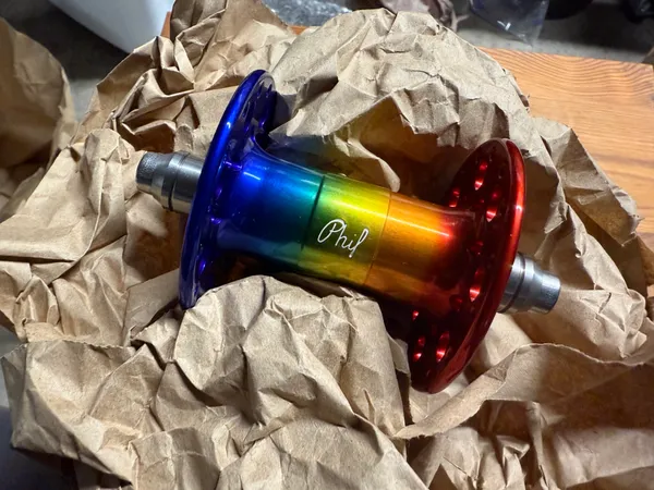 Phil rainbow anodized track hubs fixed 100/120 32h - Image 3
