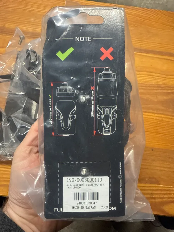 Fsa sl-k super light bottle cage - 2 available  - Image 2