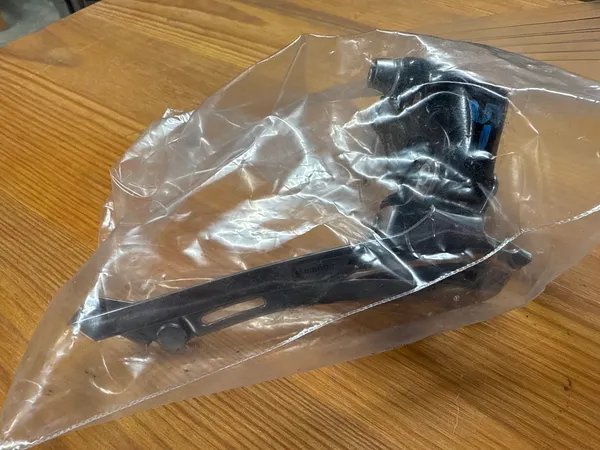 Shimano 105 fd-5700 front derailleur  - Image 1