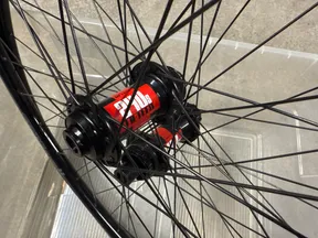 Stans grail 700c single speed wheelset dt Swiss 240s 100/142 thru axle centerlock - image 2