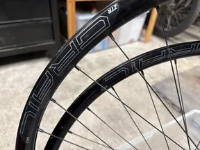 Stans grail 700c single speed wheelset dt Swiss 240s 100/142 thru axle centerlock - image 4