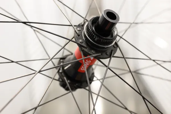 Stans grail 700c single speed wheelset dt Swiss 240s 100/142 thru axle centerlock - Image 14