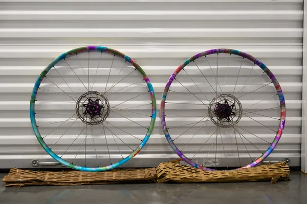 Velocity Blunt 35 650b Wheelset - Hope Pro 4 Hubs - Custom Ano - Image 2