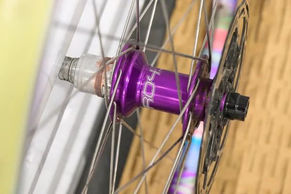 Velocity Blunt 35 650b Wheelset - Hope Pro 4 Hubs - Custom Ano - Image 4