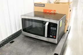 Toshiba Microwave 0.9 Cu Ft-900W-Stainless Steel - image 1