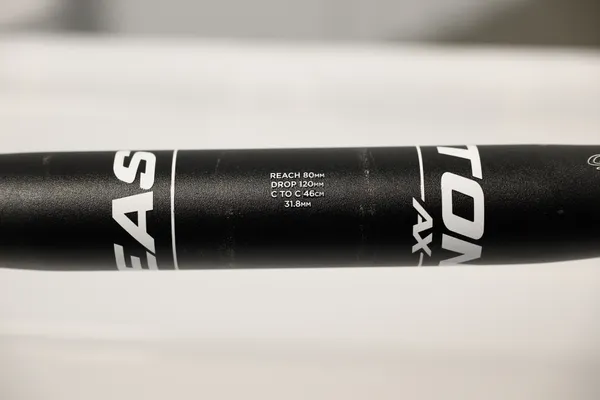Easton AX Handlebar 46cm - Image 3
