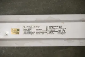 Lithonia Lighting 4 foot LED Shop Light - image 2