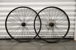 Jones Stock 29+ Wheelset, Aluminum Rims, 6-Bolt Shimano Hub, 203mm Rotor - image 1