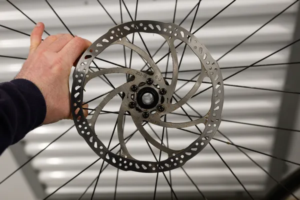 Jones Stock 29+ Wheelset, Aluminum Rims, 6-Bolt Shimano Hub, 203mm Rotor - Image 7