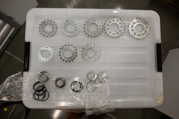 Surly Single-Speed Cogs Kit (17, 18, 22) and small spacer kit - Image 1