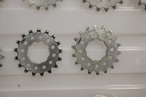 Surly Single-Speed Cogs Kit (17, 18, 22) and small spacer kit - Image 5