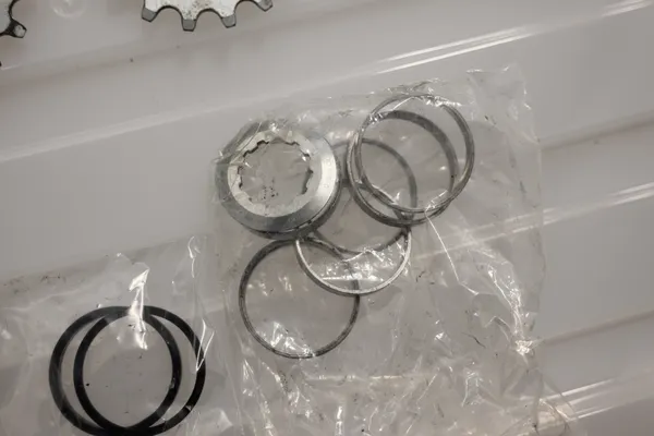 Surly Single-Speed Cogs Kit (17, 18, 22) and small spacer kit - Image 7