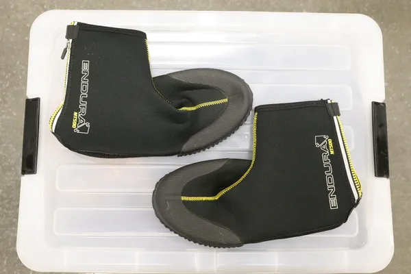 Endura MT500 Neoprene Bike Shoe Covers, Large - Image 1
