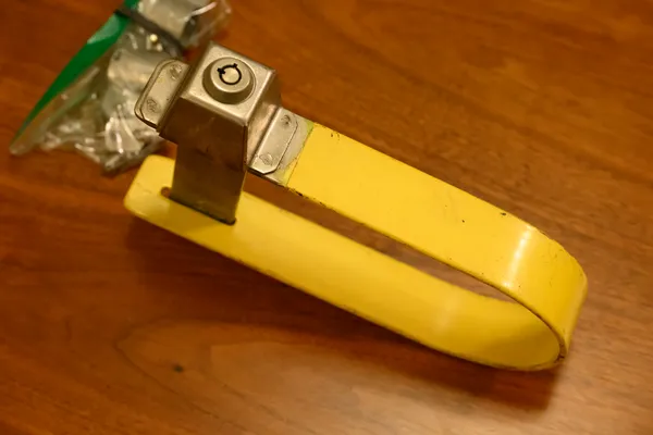 Kryptonite K3 1970s U-Lock, Vintage, Yellow - Image 5